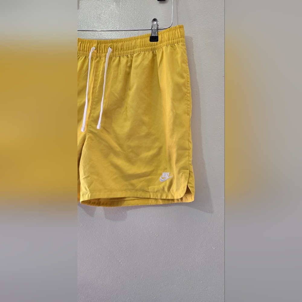 Nike Men's Yellow Woven Lined Flow Shorts Size XL